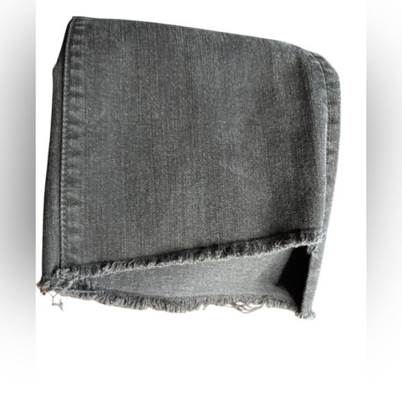 MOTHER women’s The Insider Crop Step Frey
Black Denim Size 27 preloved - Picture 2 of 10